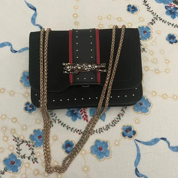 Topshop Black and Red Suede Chain Panther Clutch - Picture 2 of 8